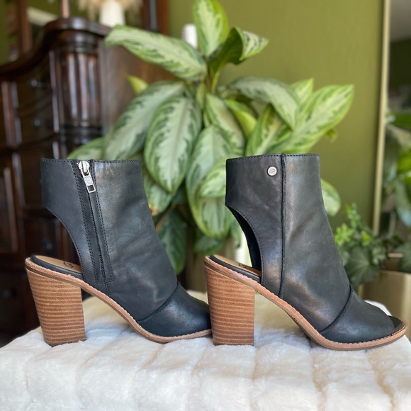 UGG Valencia Peep Toe Heels, 7 - Picture 5 of 12
